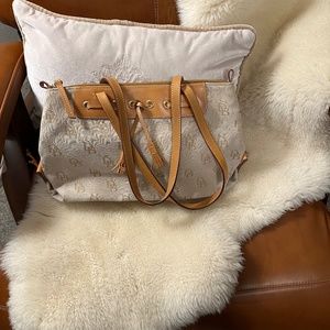 Dooney & Bourke Shoulder Bag